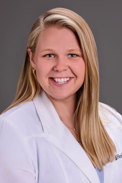 Emily Kusgen, FNP headshot